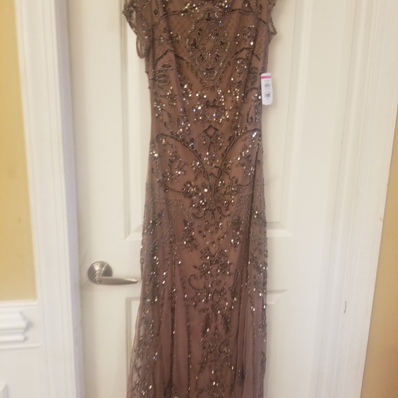 Pissarro nights beaded mesh column gown size 2 - Picture 3 of 7